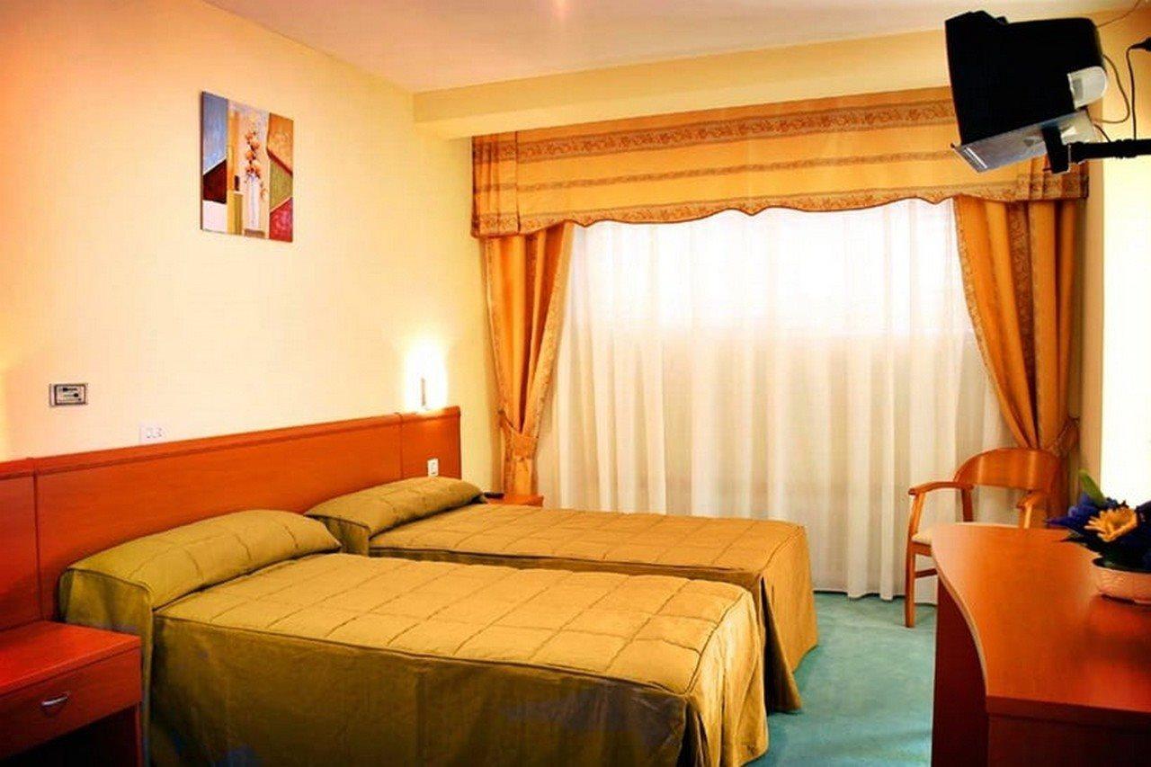 Hotel Las Vinas Arteixo Exterior photo