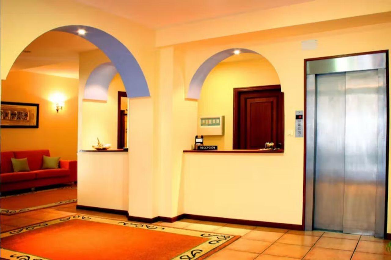 Hotel Las Vinas Arteixo Exterior photo