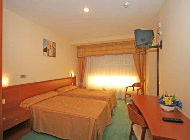 Hotel Las Vinas Arteixo Exterior photo